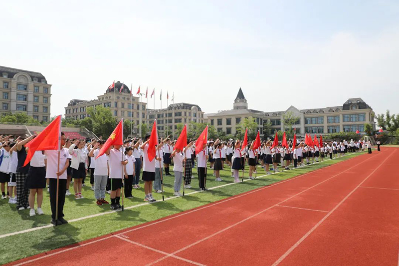 “紅領巾促成長，少先隊員心向黨”——新華公學新隊員入隊儀式